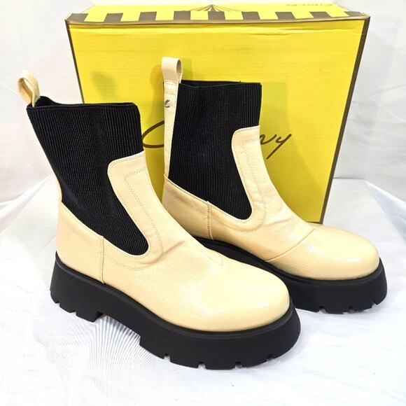 Circus by Sam Edelman Shoes - NIB Circus Sam Edelman Leslie Chunky Lug Sole Chelsea Ivory Round Toe Bootie 8.5